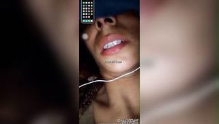 Inventive Desi woman cheers self-isolated boyfriend up by some porn | XXX Video on AllSex.XXX