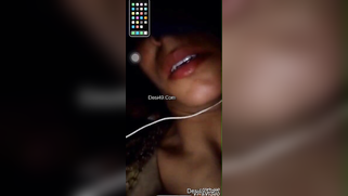 Inventive Desi woman cheers self-isolated boyfriend up by some porn | XXX Video on AllSex.XXX