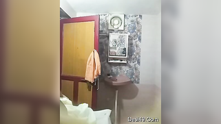 Tenant films voyeur porn video and the Desi landlady doesn't know it