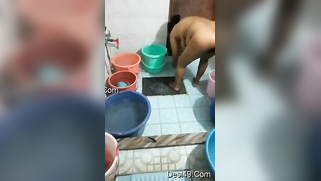 Hubby likes it when Desi wife takes shower because he can film porn video | XXX Video on AllSex.XXX