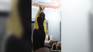 Bored Desi BBW takes off clothes to act in the first porn video | XXX Video on AllSex.XXX