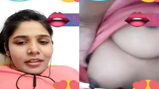 Pretty Desi woman lifts pink top to show boobs during the porn video call | XXX Video on AllSex.XXX