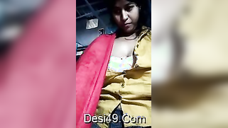 Spectators crave some porn and the pretty Desi lady flashes breasts | XXX Video on AllSex.XXX