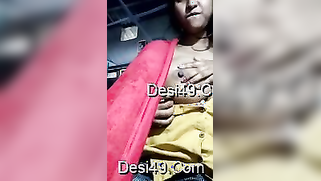 Spectators crave some porn and the pretty Desi lady flashes breasts | XXX Video on AllSex.XXX