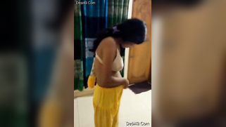 Lovers of porn can admire Desi housewife's twat in the close-up video | XXX Video on AllSex.XXX