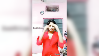 Flawless Desi woman unzips red blouse to impress porn perverts | XXX Video on AllSex.XXX