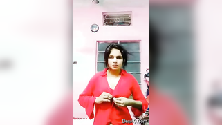Flawless Desi woman unzips red blouse to impress porn perverts | XXX Video on AllSex.XXX