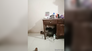 Lazy Desi wife is too lazy to do porn so the cameraman just films her | XXX Video on AllSex.XXX