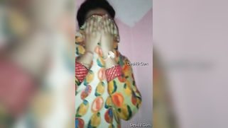 Brazen guy walks into the restroom to film porn video of Desi pissing