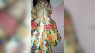 Brazen guy walks into the restroom to film porn video of Desi pissing | XXX Video on AllSex.XXX