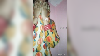 Brazen guy walks into the restroom to film porn video of Desi pissing | XXX Video on AllSex.XXX