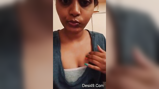 Minx wants Desi men's porn imagination to be focused on her body | XXX Video on AllSex.XXX