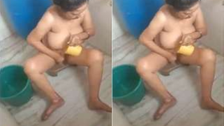 Woman is too busy to see her Desi husband filming the porn video | XXX Video on AllSex.XXX