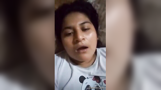 It's quarantine and the Desi lady entertains herself with porn videos | XXX Video on AllSex.XXX