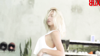 Blonde of Desi origin plays with flour in the kitchen porn video | XXX Video on AllSex.XXX