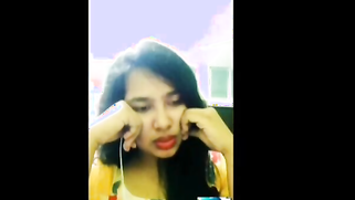 Lecherous XXX Desi brunette teases with a pair of natural boobs | XXX Video on AllSex.XXX