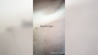 Pretty Desi girl is not ashamed to show off her natural XXX tits | XXX Video on AllSex.XXX