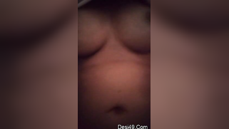 Pretty Desi girl is not ashamed to show off her natural XXX tits | XXX Video on AllSex.XXX