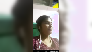 Horny male jerks off watching amateur Desi MILF's webcam XXX show | XXX Video on AllSex.XXX