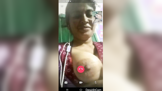 Horny male jerks off watching amateur Desi MILF's webcam XXX show | XXX Video on AllSex.XXX