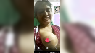 Horny male jerks off watching amateur Desi MILF's webcam XXX show | XXX Video on AllSex.XXX