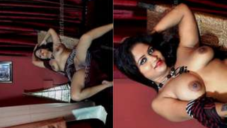 Erotic XXX show with seductive Desi model revealing her big tits | XXX Video on AllSex.XXX