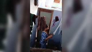 Amateur voyeur XXX camera catches sexy Desi babe taking a shower | XXX Video on AllSex.XXX