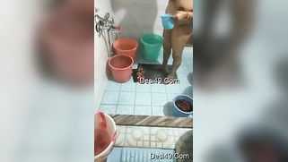 Desi fatty pours water on her nude body in front of the hidden cam | XXX Video on AllSex.XXX