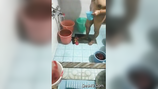 Desi fatty pours water on her nude body in front of the hidden cam | XXX Video on AllSex.XXX