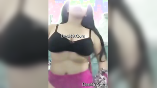 Brunette Desi MILF puts off black bra to show her huge XXX boobs | XXX Video on AllSex.XXX