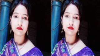 Desi village girl washes her slender body in front of XXX camera