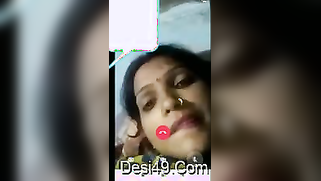 Sexy Desi MILF works for XXX webcam chat revealing her big boobs | XXX Video on AllSex.XXX