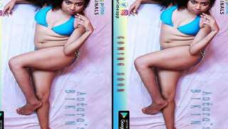 Slender Desi model in sexy lingerie posing for erotic XXX video | XXX Video on AllSex.XXX