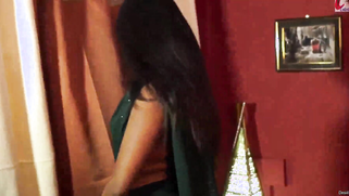 Stunning Desi porn model showing small tits and XXX trimmed twat | XXX Video on AllSex.XXX