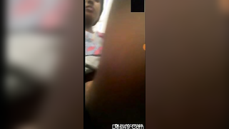 Bitch gives XXX close-up of her hairy Desi twat during video call | XXX Video on AllSex.XXX