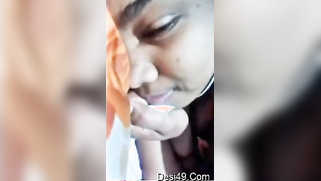 Plump Desi hottie has dirty XXX talk and shows her shaved pussy | XXX Video on AllSex.XXX