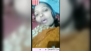 Amateur Desi bitch poses for XXX video call teasing with her tits