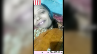 Amateur Desi bitch poses for XXX video call teasing with her tits | XXX Video on AllSex.XXX