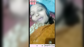 Amateur Desi bitch poses for XXX video call teasing with her tits | XXX Video on AllSex.XXX