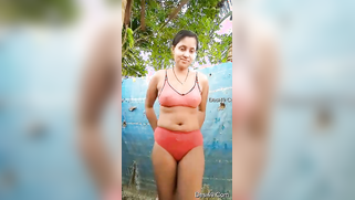 Slender XXX Desi babe dries her body and poses nude in the yard | XXX Video on AllSex.XXX