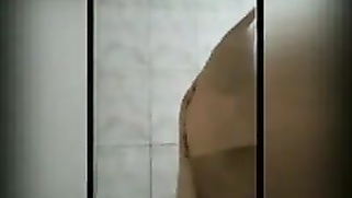 Smiling Desi hottie shows her hot XXX bathing for webcam lovers | XXX Video on AllSex.XXX