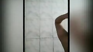 Smiling Desi hottie shows her hot XXX bathing for webcam lovers | XXX Video on AllSex.XXX