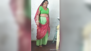 Hubby films his Desi wife when she lifts dress to show XXX pussy | XXX Video on AllSex.XXX