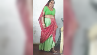 Hubby films his Desi wife when she lifts dress to show XXX pussy | XXX Video on AllSex.XXX