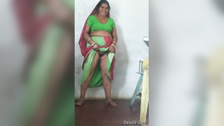 Hubby films his Desi wife when she lifts dress to show XXX pussy