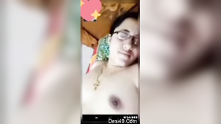 Amateur webcam whore with glasses XXX demonstrates her hairy cunt | XXX Video on AllSex.XXX