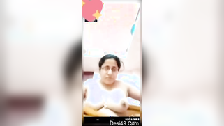 Amateur webcam whore with glasses XXX demonstrates her hairy cunt | XXX Video on AllSex.XXX