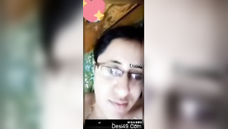 Amateur webcam whore with glasses XXX demonstrates her hairy cunt