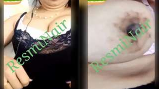 Lustful Desi mature poses for XXX webcam playing with her nipples | XXX Video on AllSex.XXX