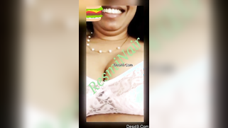 Lustful Desi mature poses for XXX webcam playing with her nipples